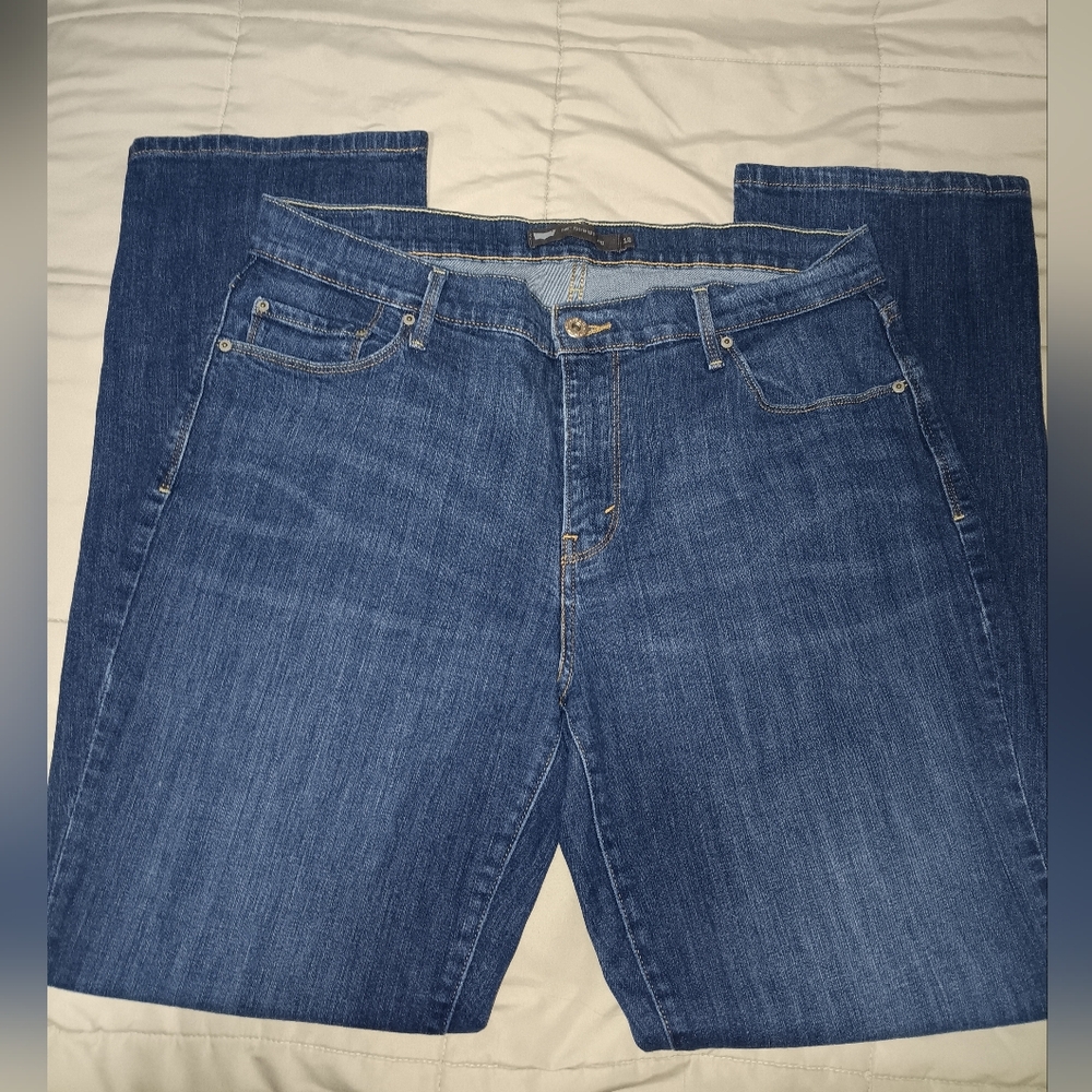 Levi's 505 Women's Straight Leg Jeans in Classic Blue